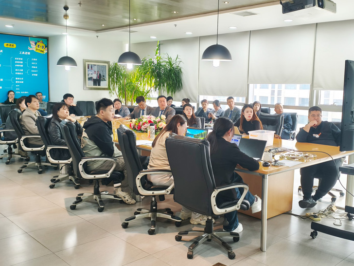 勒泰集团召开人才培养启动会